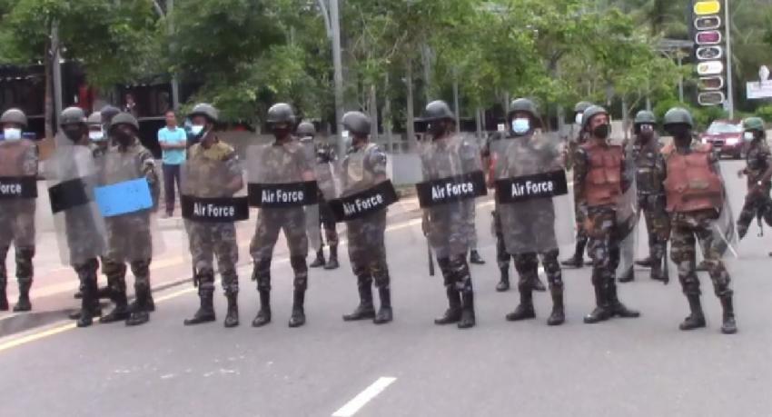 Protest walk by Aragalaya duo blocked